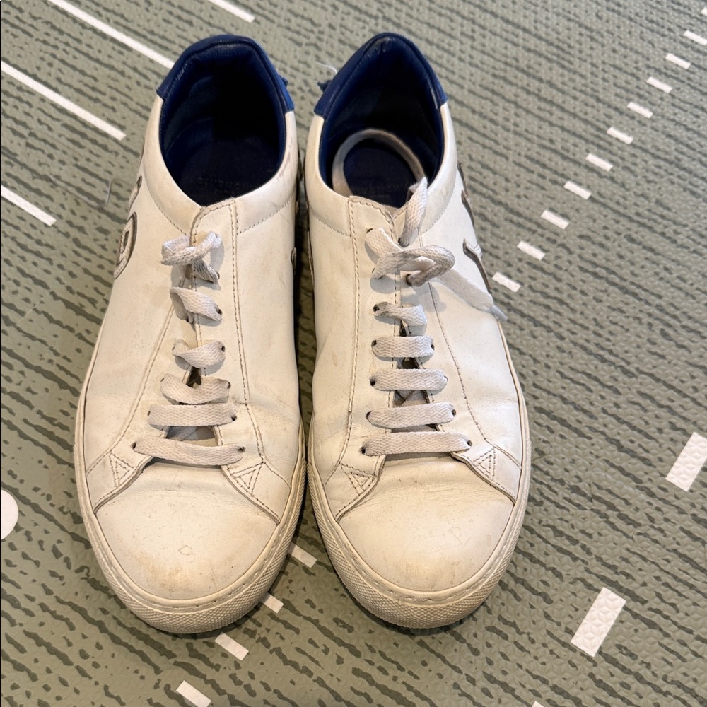 Givenchy Sneakers